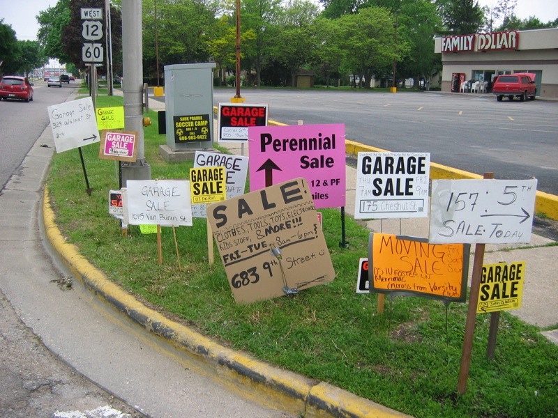 garage-sale-signs.jpeg